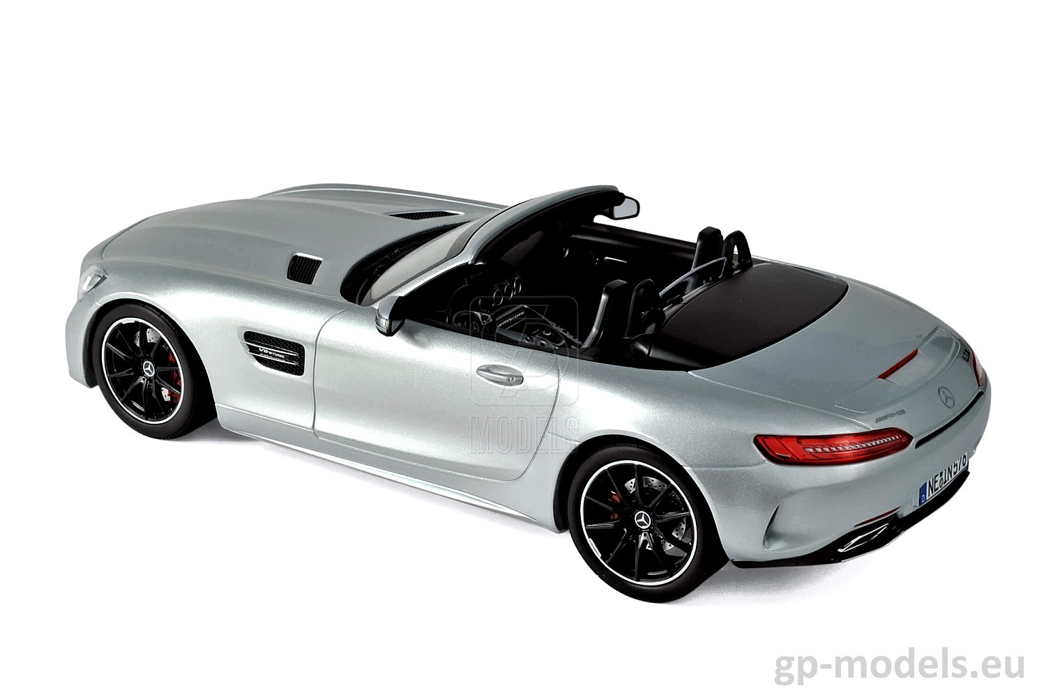 Diecast model Mercedes-AMG GT C Roadster (2017), scale 1:18 Diecast model Mercedes-AMG GT C Roadster (2017), scale 1:18
